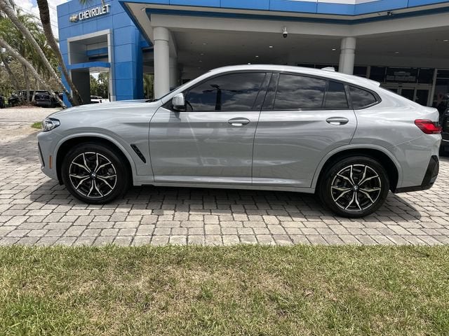 2023 BMW X4 xDrive30i