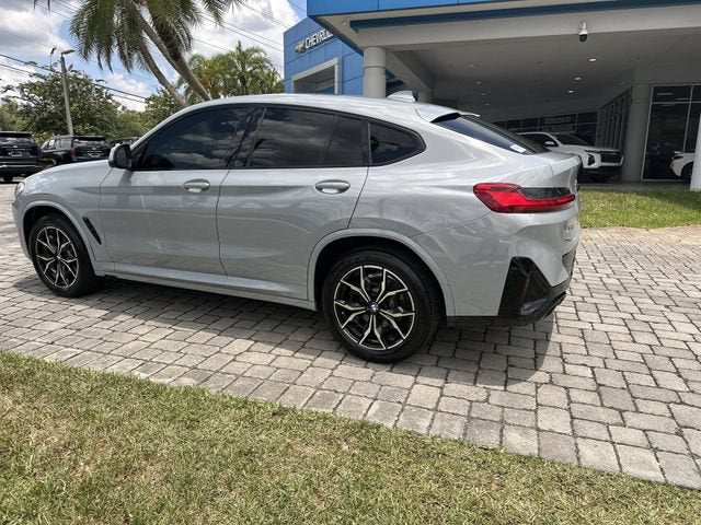 2023 BMW X4 xDrive30i