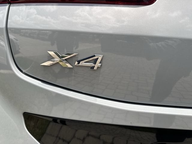 2023 BMW X4 xDrive30i