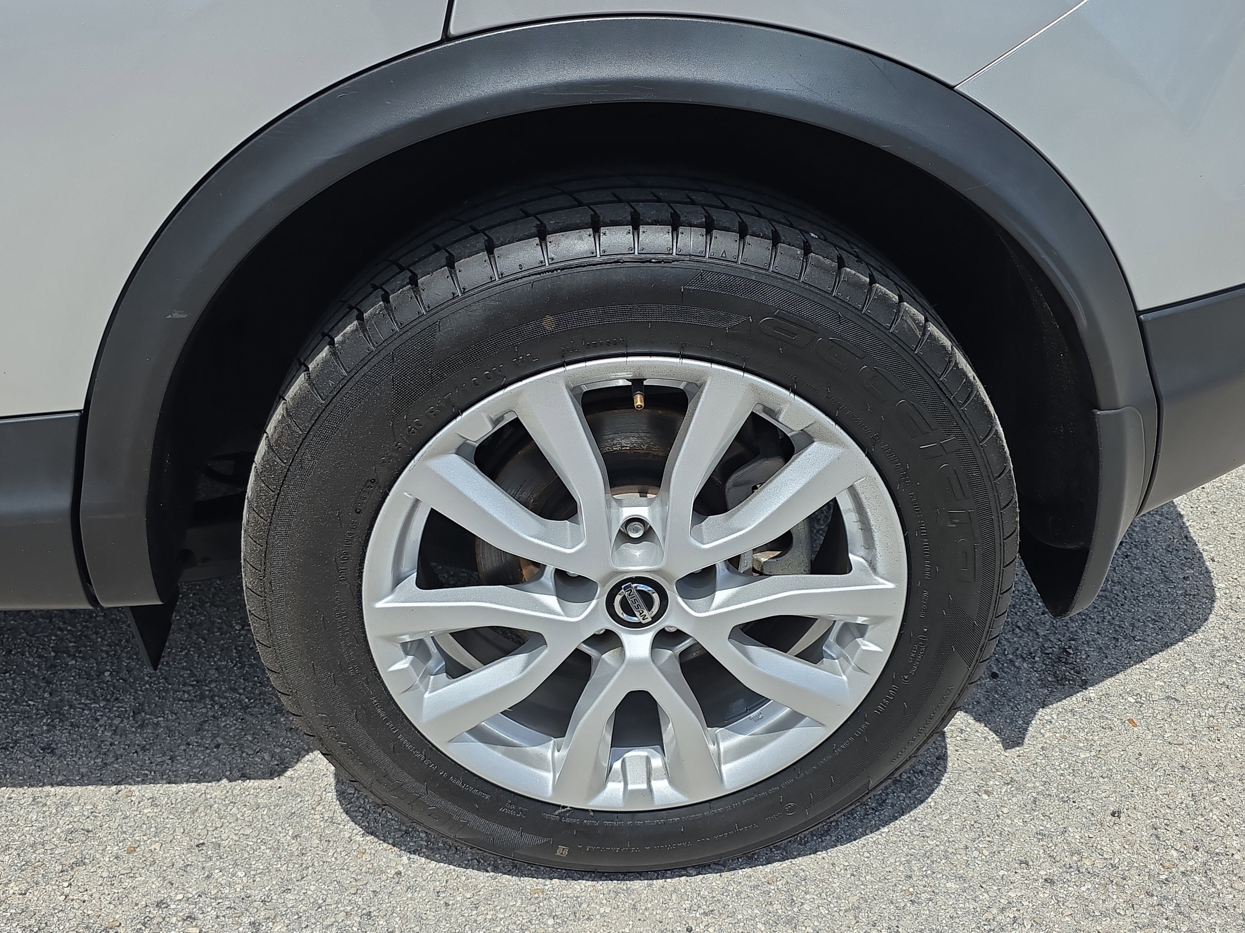 2022 Nissan Rogue Sport SV