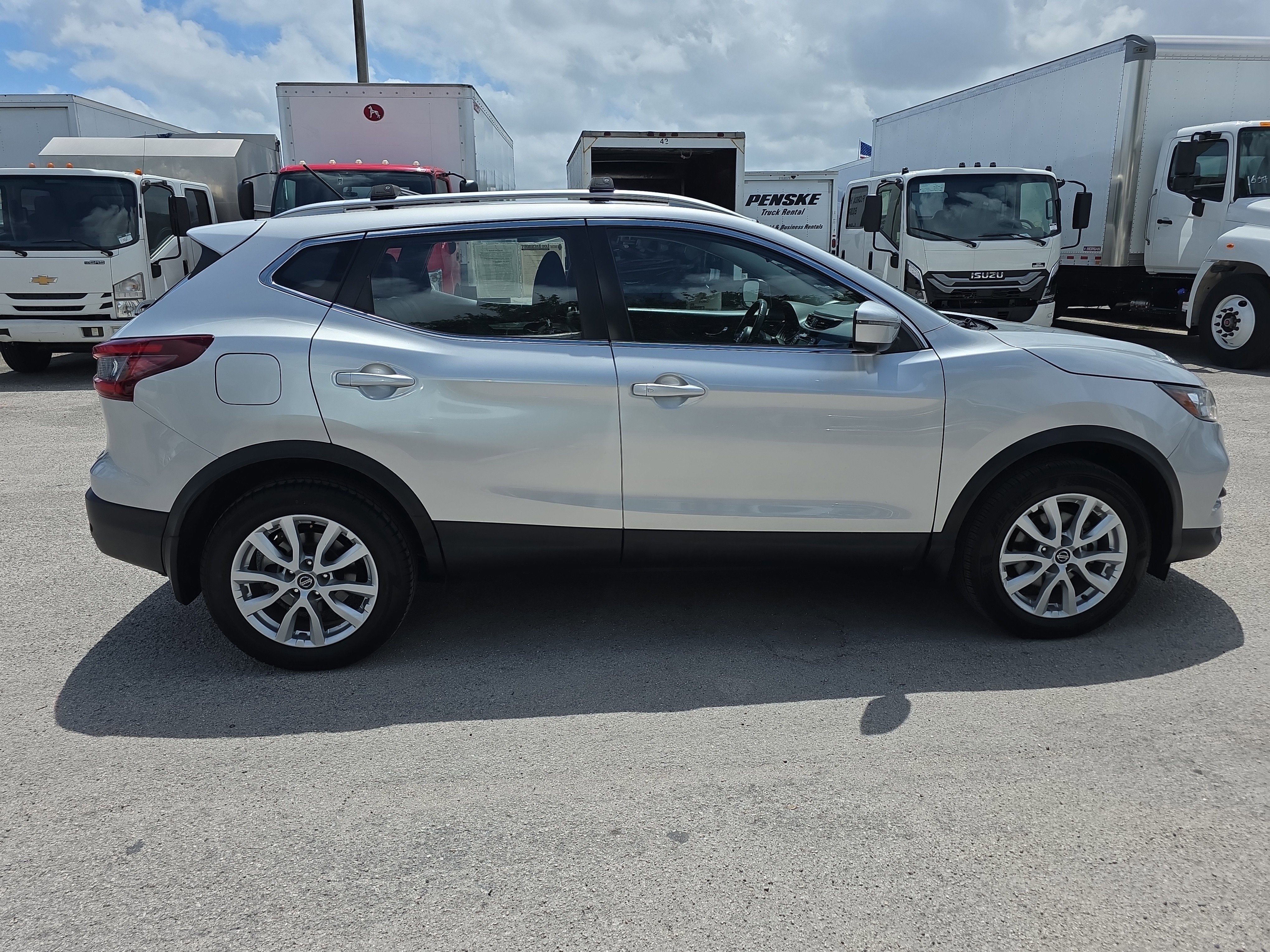 2022 Nissan Rogue Sport SV