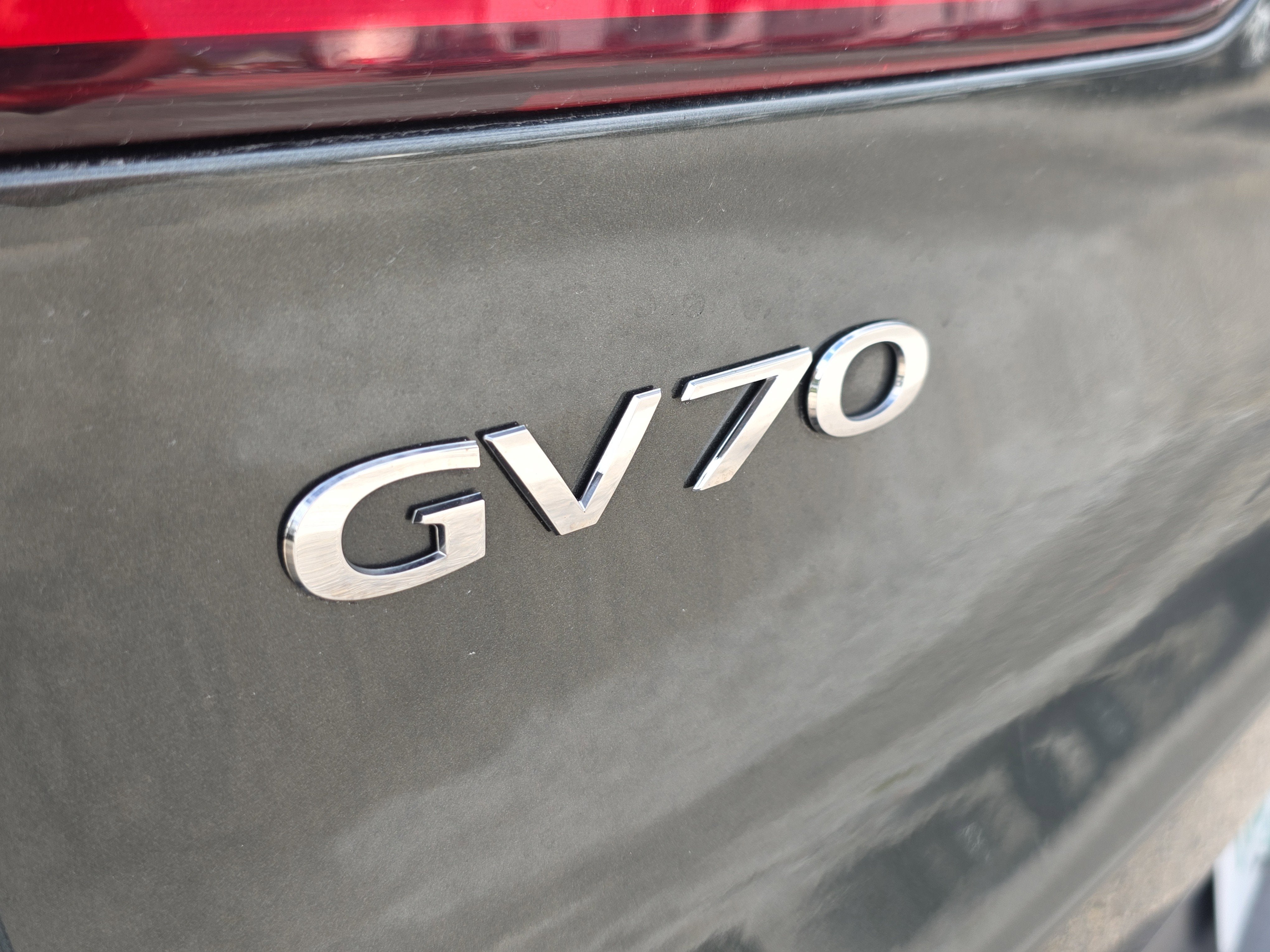 2025 Genesis GV70 2.5T