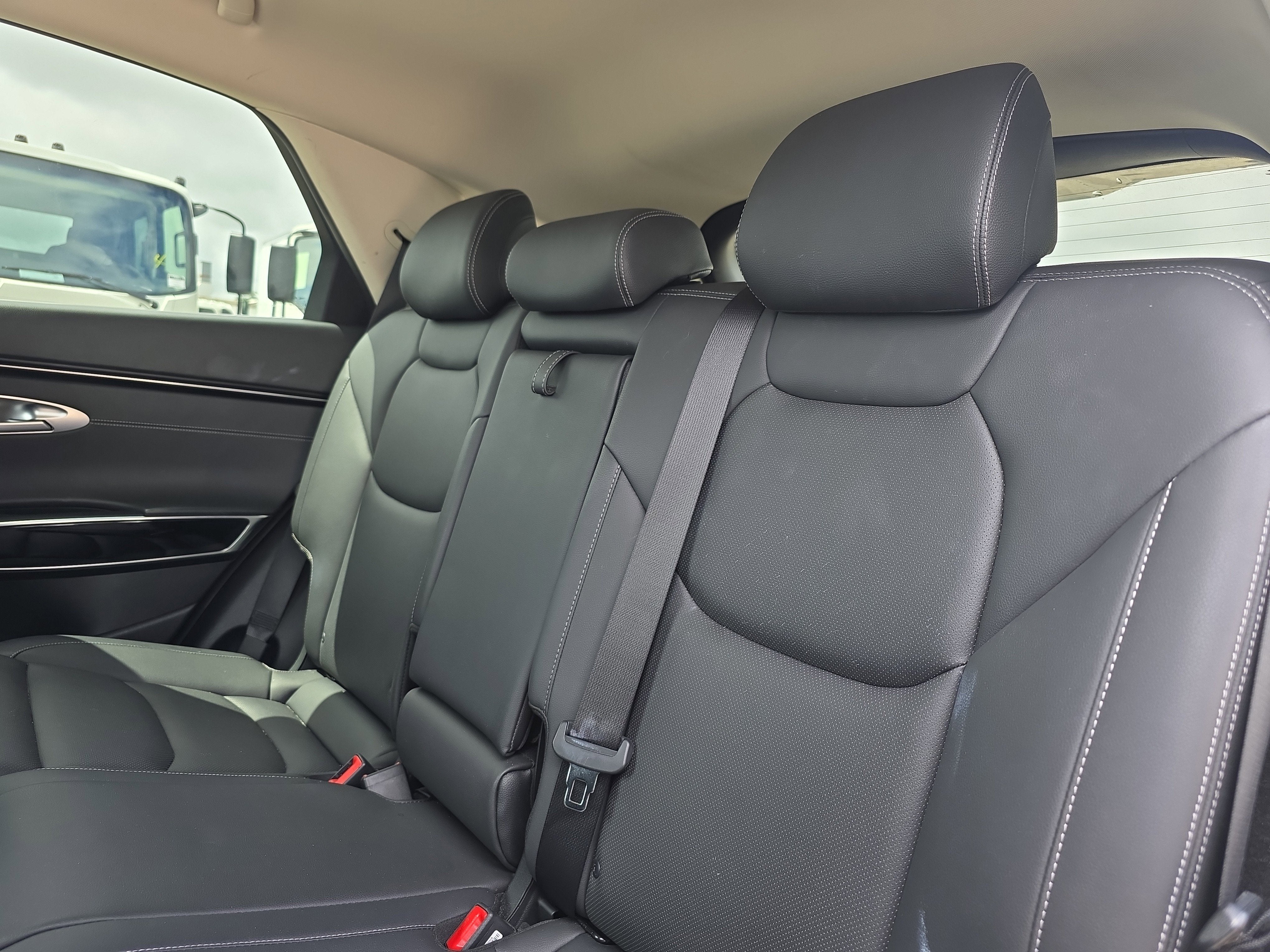 2025 Genesis GV70 2.5T