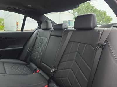 2025 BMW 5 Series 530i