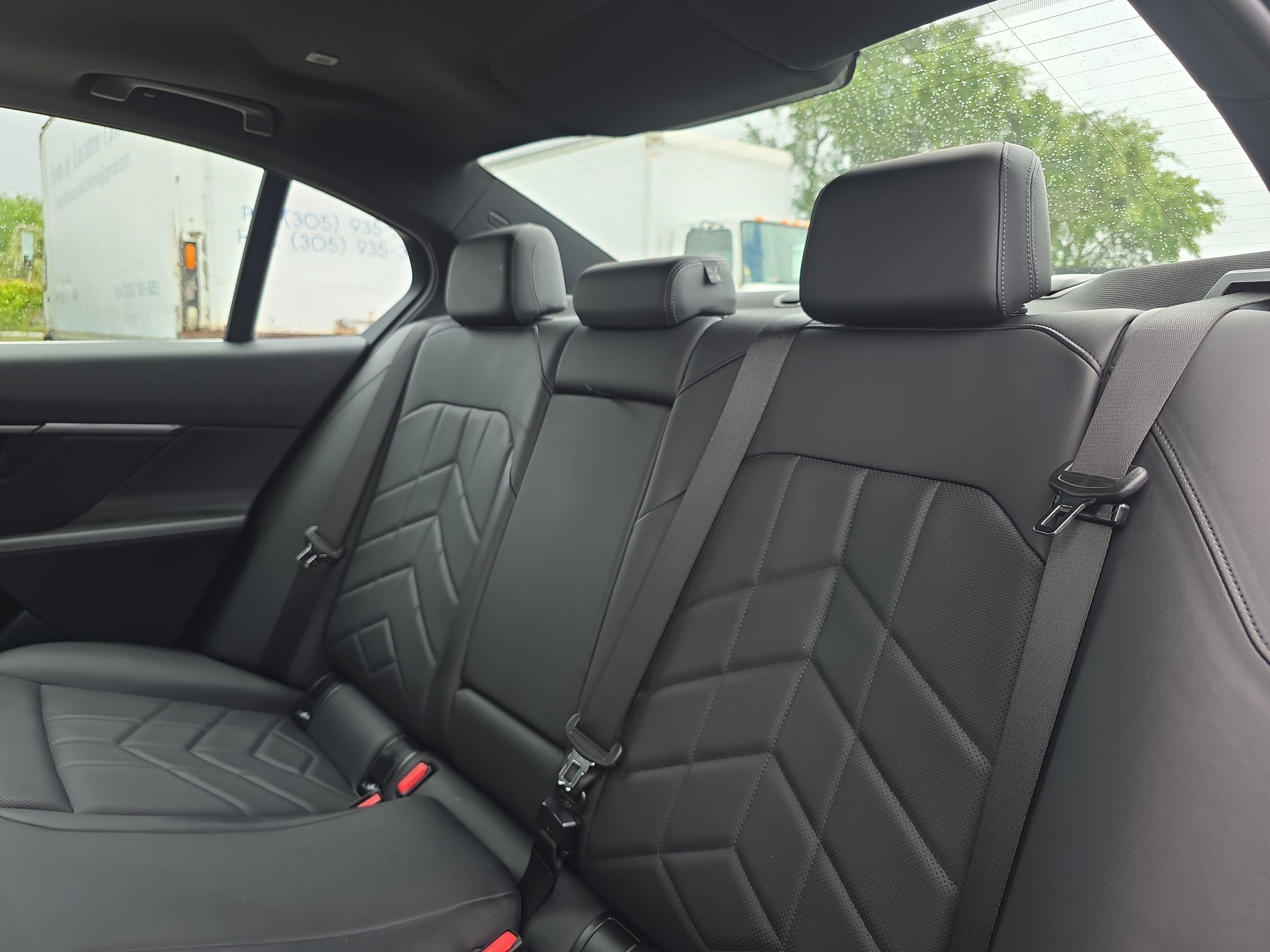 2025 BMW 5 Series 530i