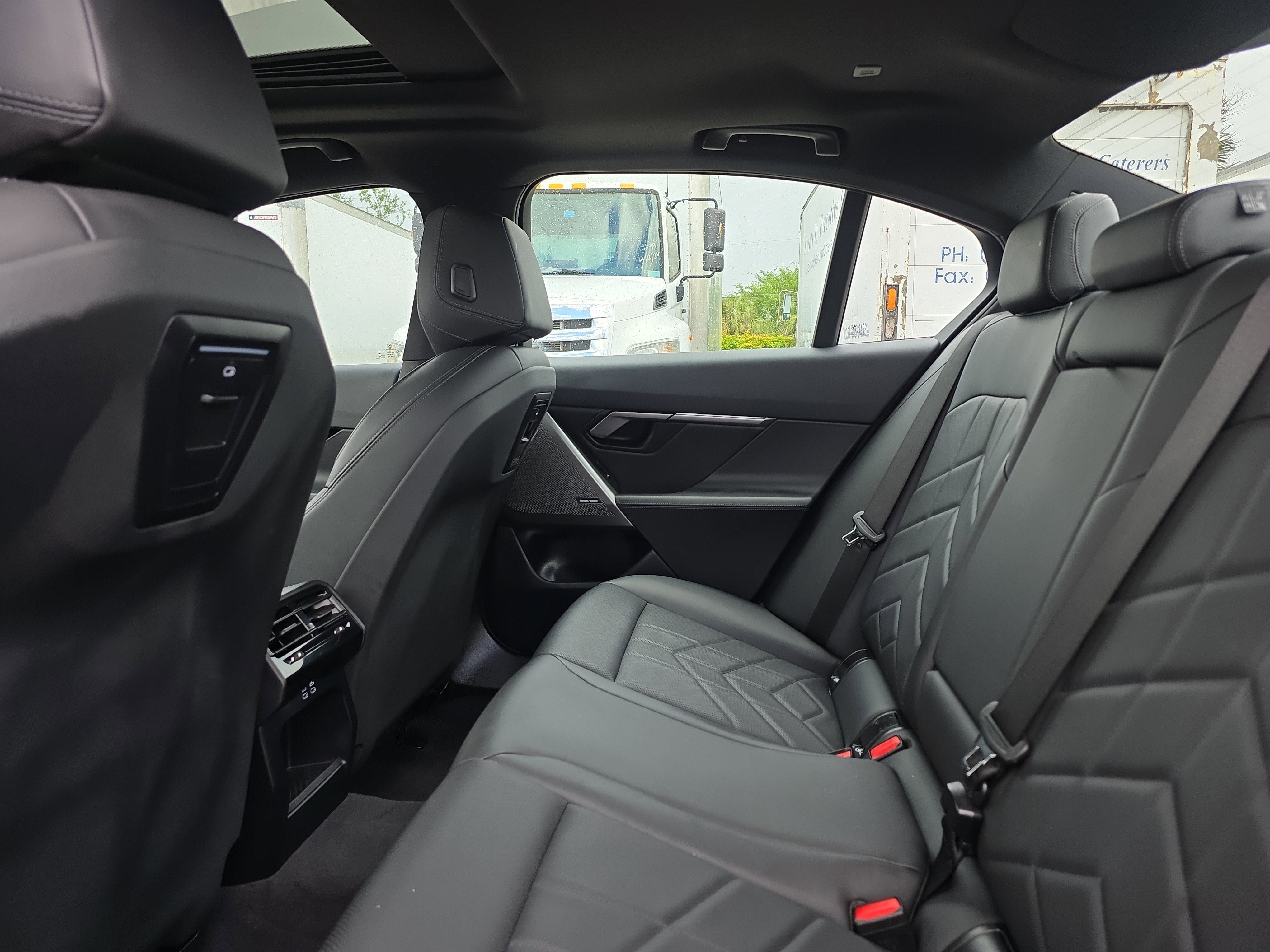 2025 BMW 5 Series 530i