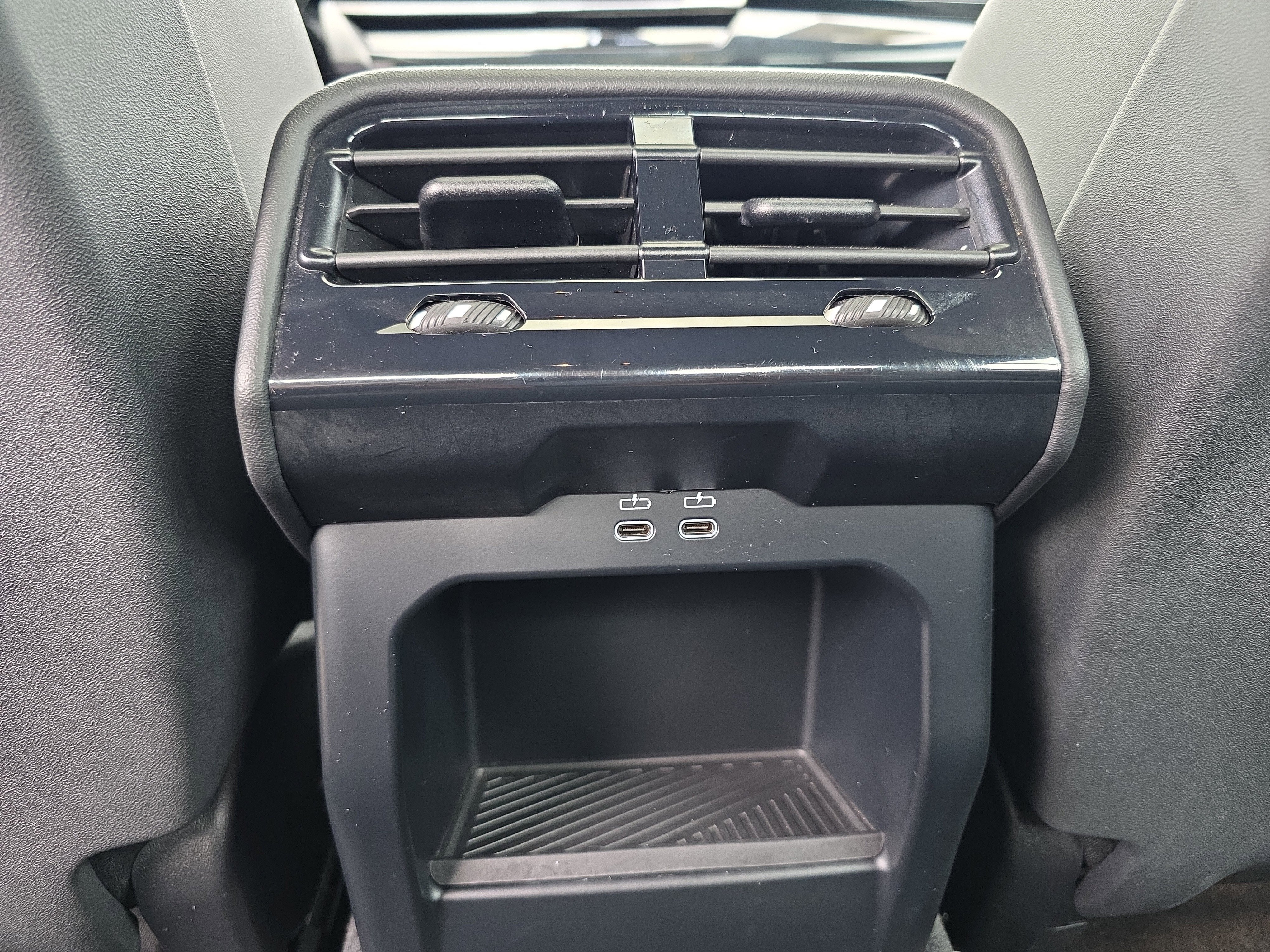 2025 BMW 5 Series 530i