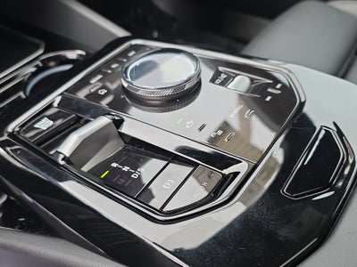 2025 BMW 5 Series 530i