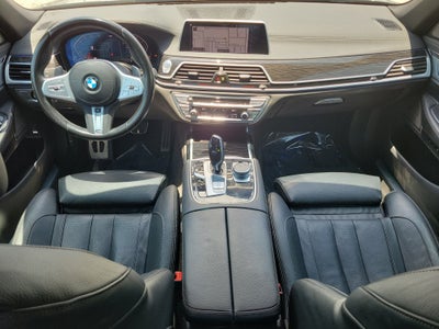 2022 BMW 7 Series 740i