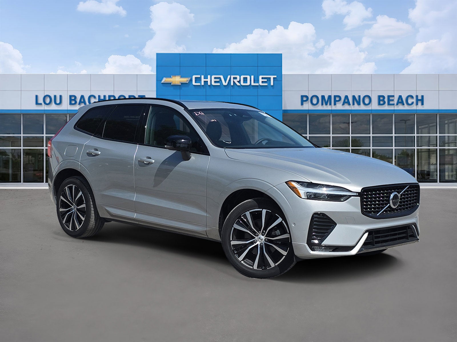 2024 Volvo XC60 B5 Plus Dark Theme AWD's photo