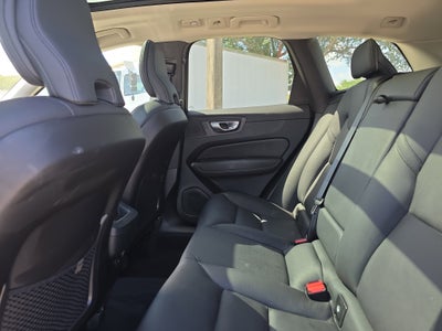 2024 Volvo XC60 Plus Dark Theme