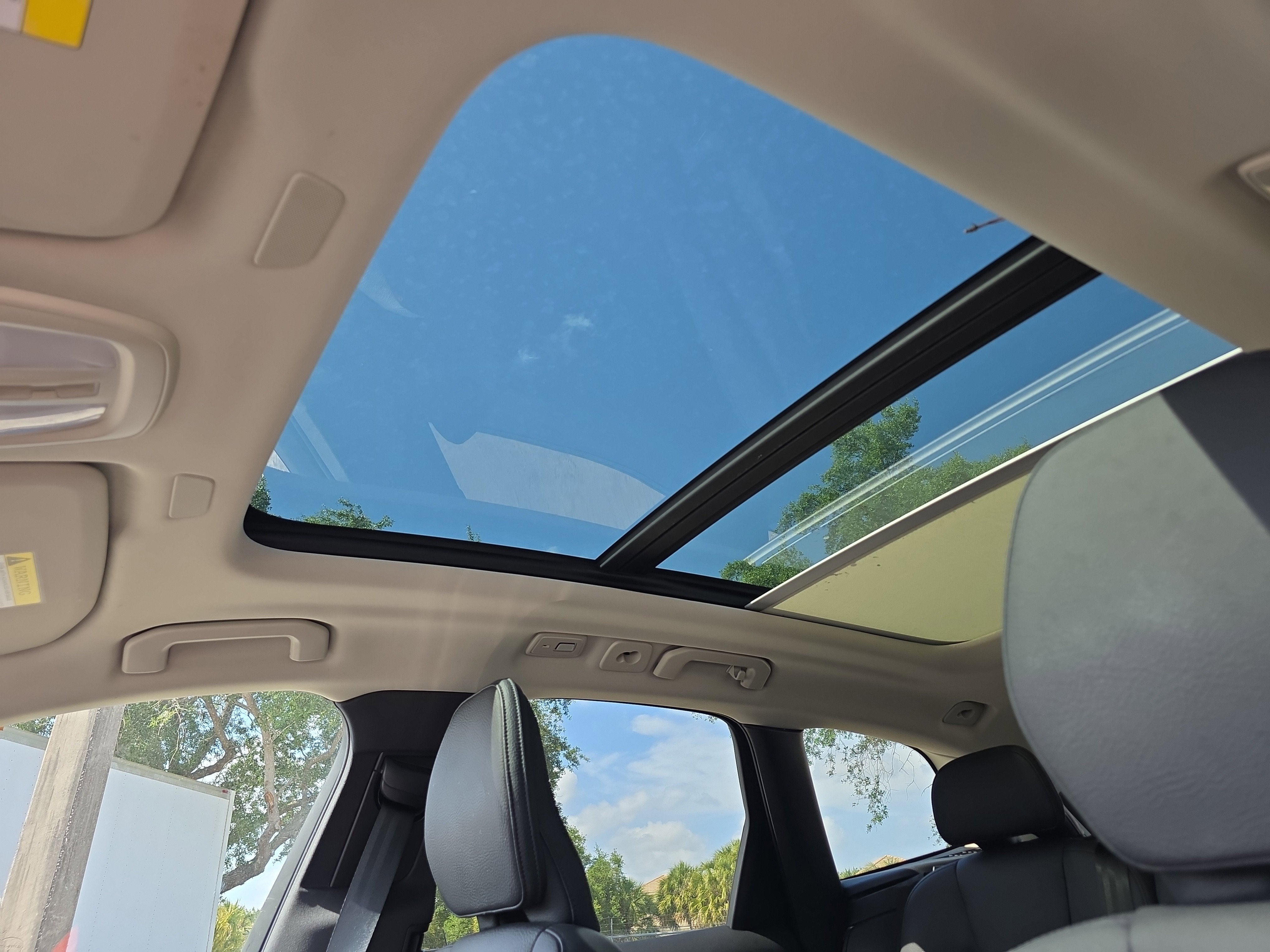 2024 Volvo XC60 Plus Dark Theme